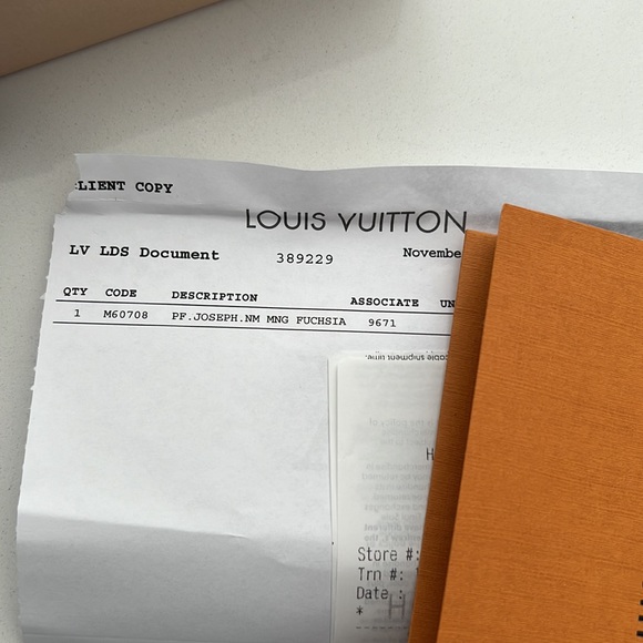 ❌❌ SOLD ❌❌ ORIGINAL. Louis Vuitton. Wallet. Fuschia. - Picture 11 of 11